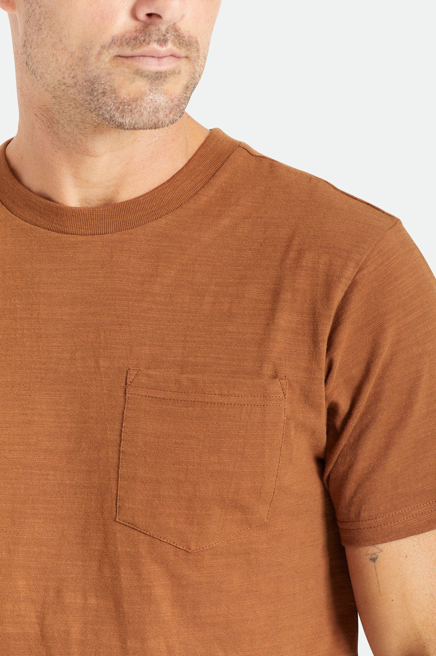 Tops Brixton Basic Slub S/S Pocket Hombre Marrones | WLOP48053