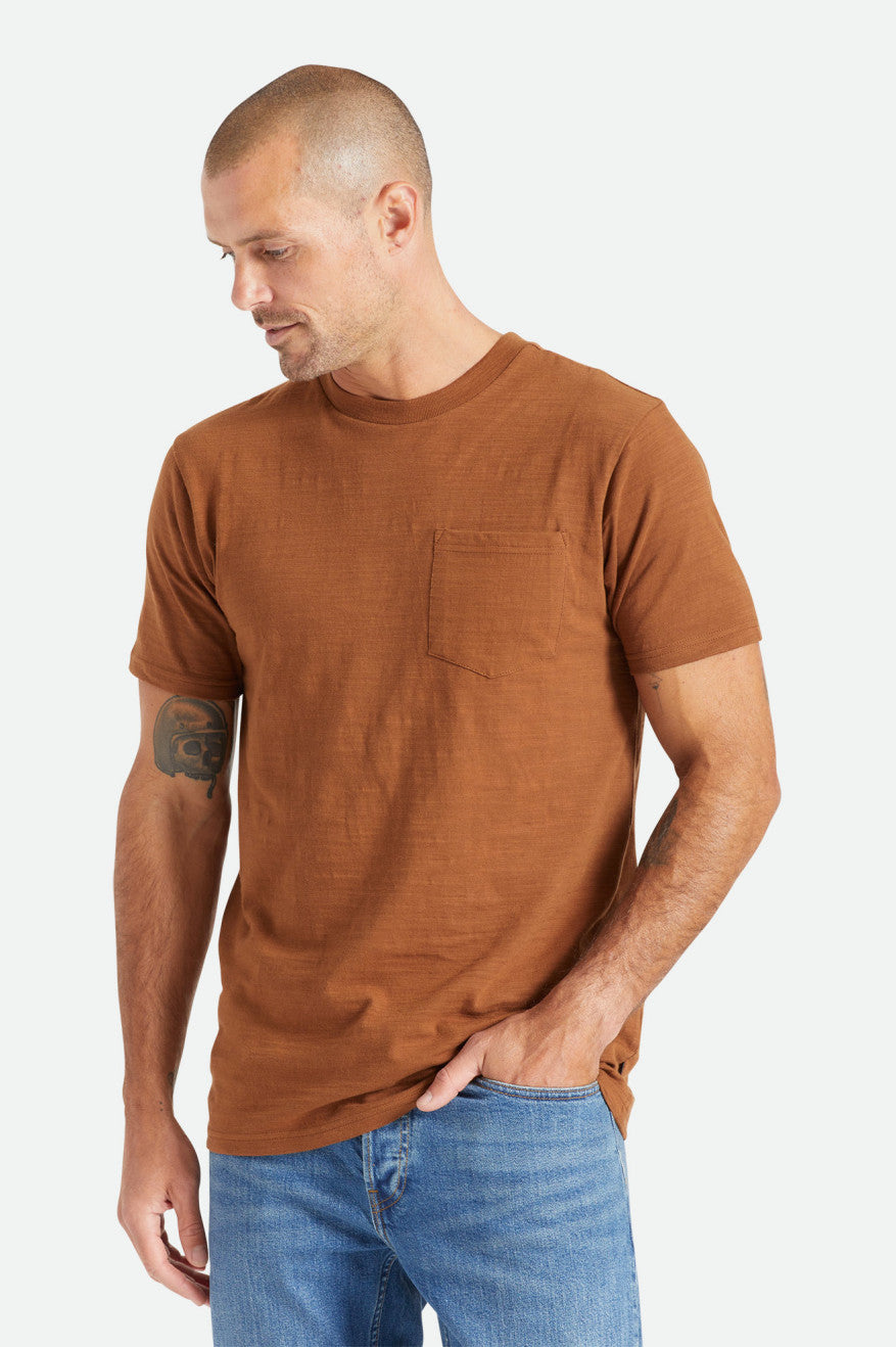 Tops Brixton Basic Slub S/S Pocket Hombre Marrones | WLOP48053